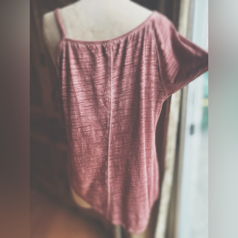 Boutique High Low Off One Shoulder Tee - Picture 9 of 11